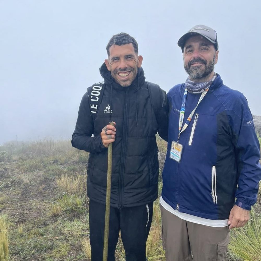 Las postales de Tevez con Eco Champaqui Excursiones.