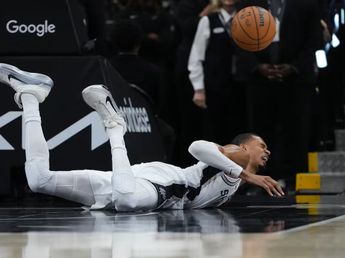 Victor Wembanyama sufrió una conmoción cerebral en pleno partido de la NBA: cómo evoluciona su salud