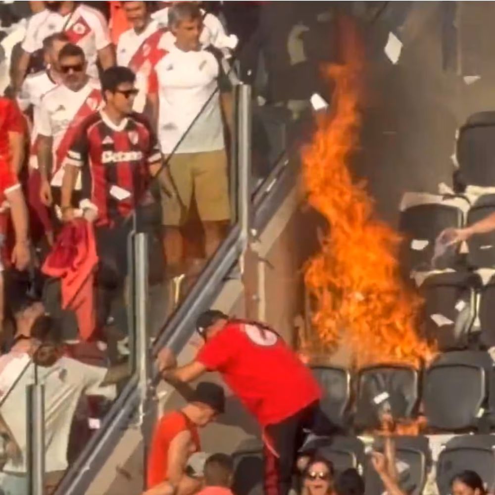 Prohíben los papelitos por el principio de incendio en el Monumental.