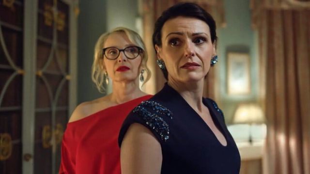 La miniserie destaca por un elenco estelar que logra transmitir la angustia de una crisis internacional.