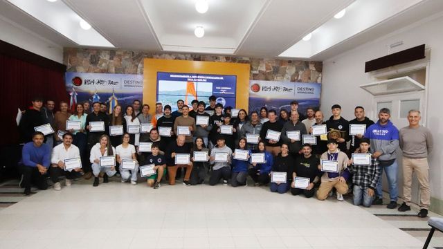 Deportistas locales fueron distinguidos por su esfuerzo y logros deportivos.