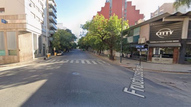 Una mujer fue apuñalada en avenida Vélez Sarsfield al 900.