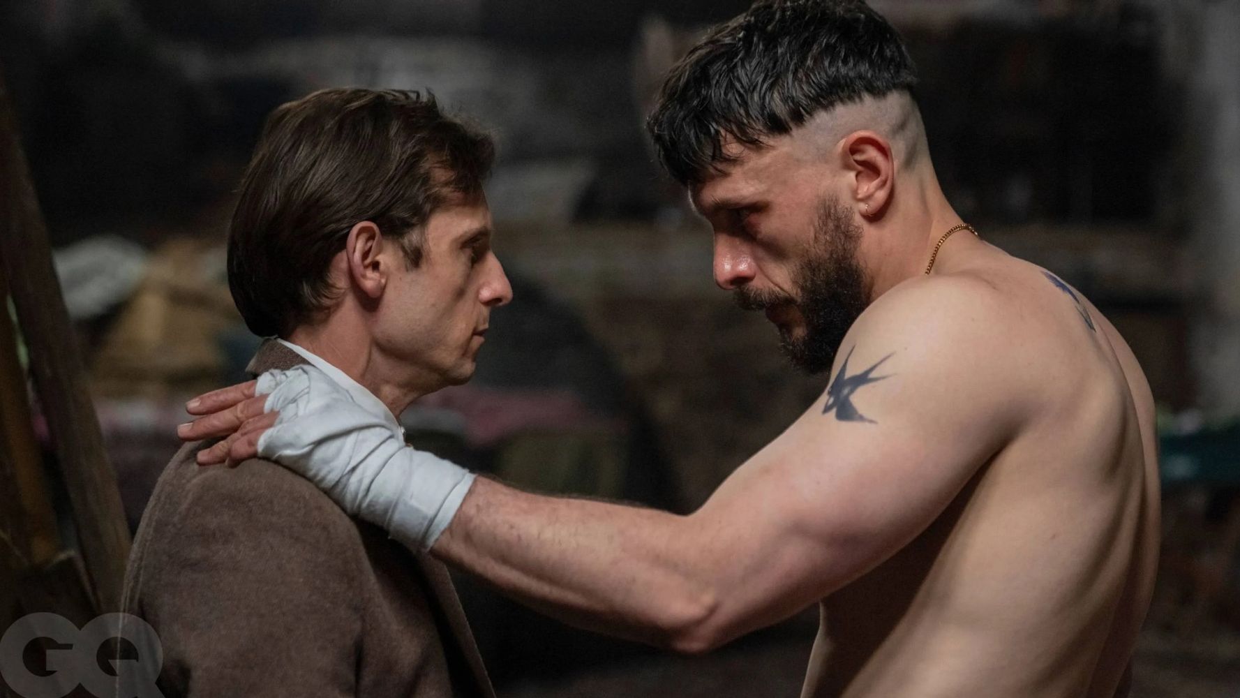 Richard Gadd y Jamie Bell protagonizan este drama visceral sobre los vínculos familiares que estrena hoy en HBO Max.