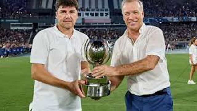 Andrés Fassi con el "Cacique" Medina, uno de los técnicos que más le rindió a Talleres.