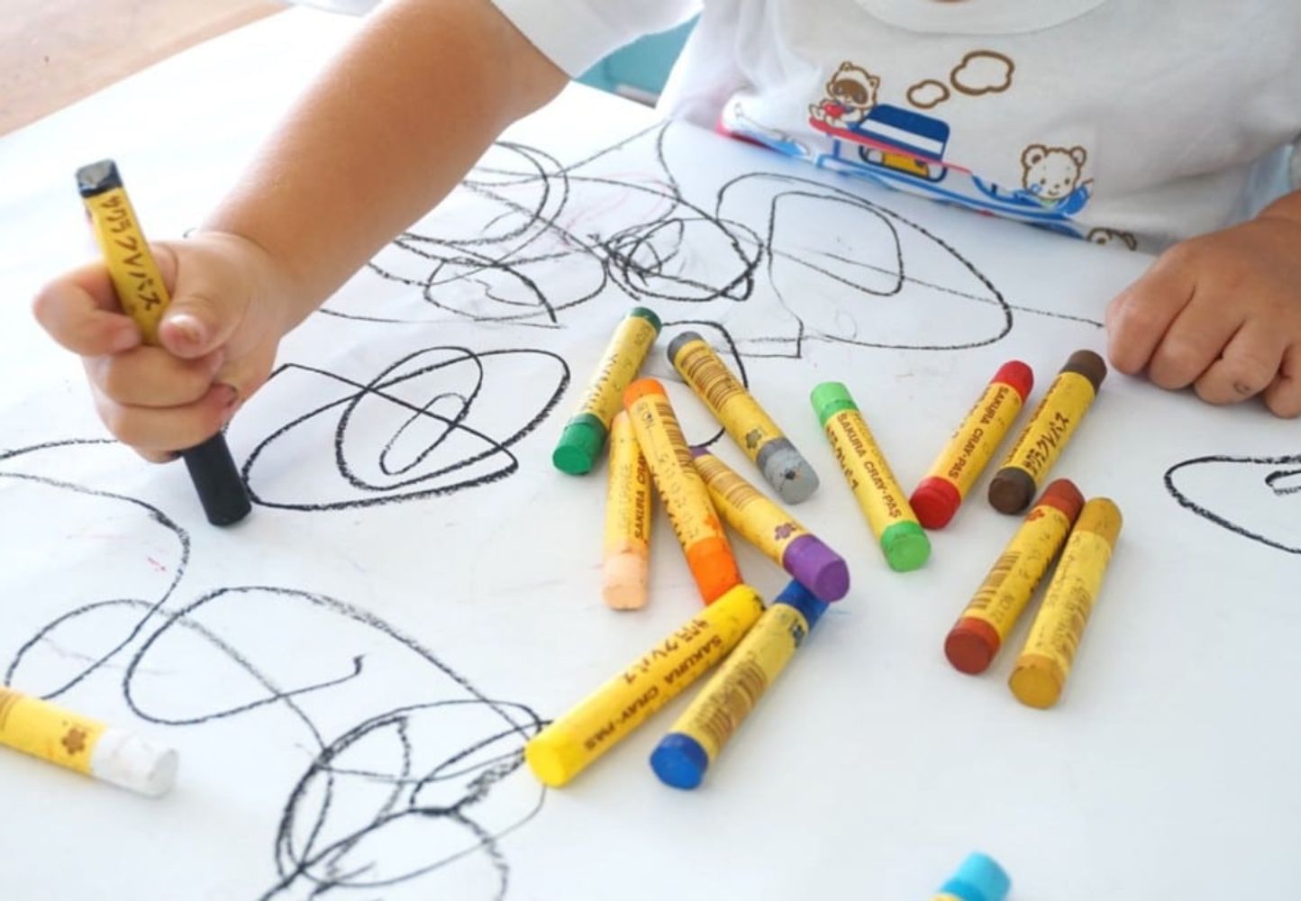 Qué dice la psicología sobre los niños que dibujan garabatos