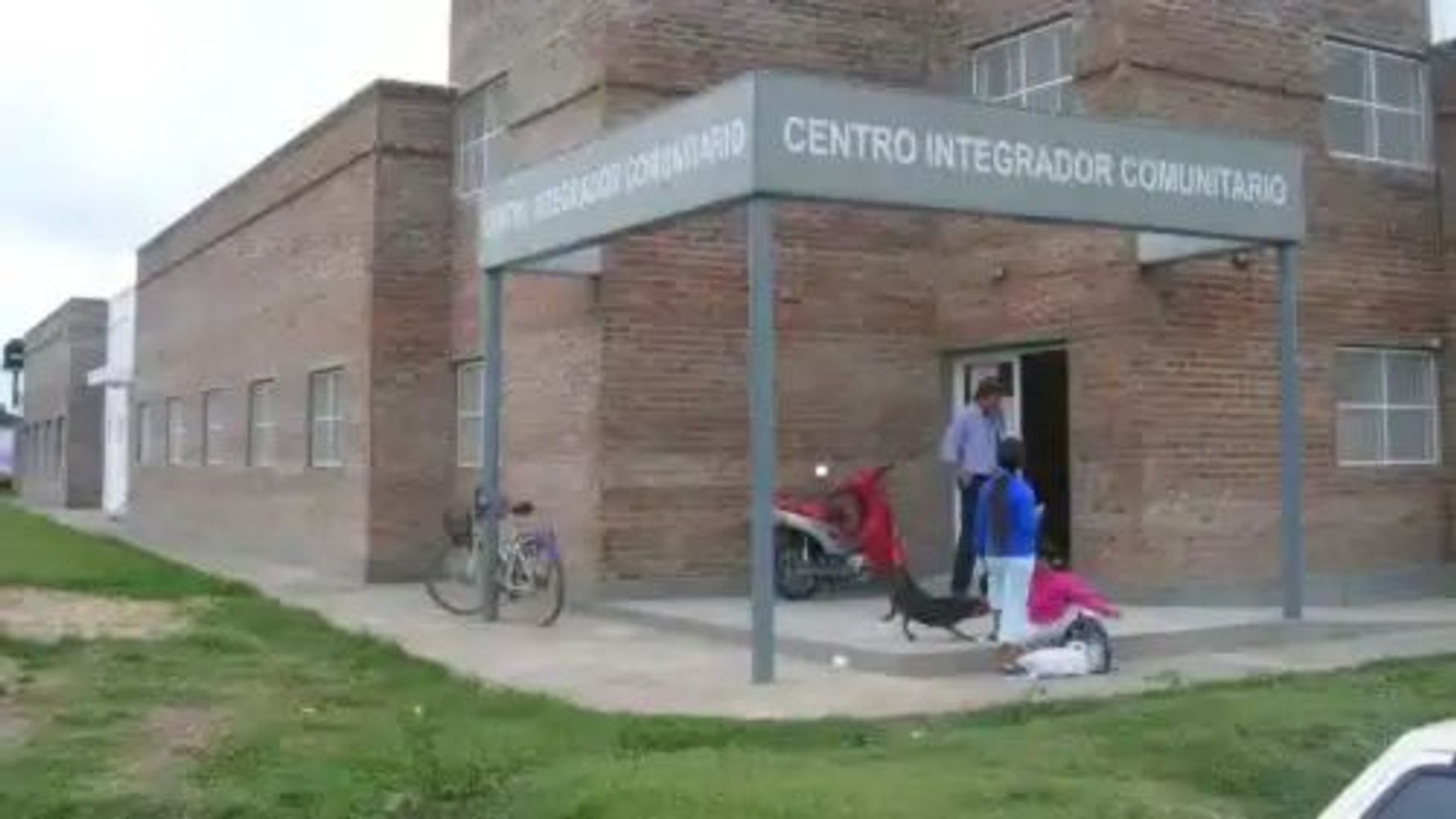 Violento ataque en una escuela. Foto: El Día.