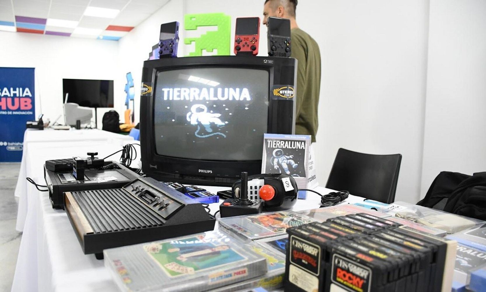 El Vintage Computer Festival (VCF), que podrá disfrutarse en en Bahía Hub (Fitz Roy 682), con entrada libre y gratuita.