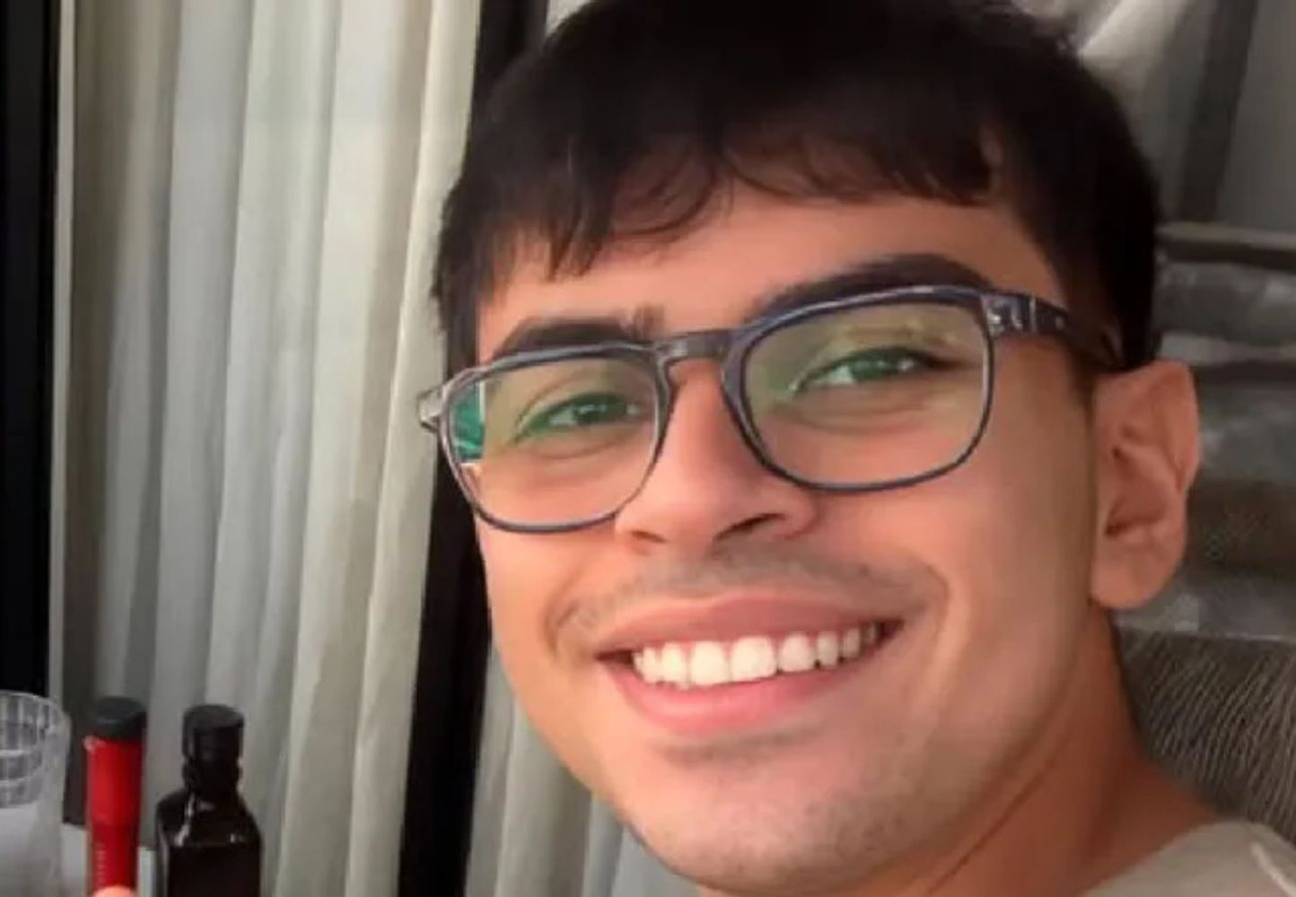 Un estudiante fue encontrado muerto en la vía pública.