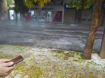 Brusco cambio de tiempo: los videos de la intensa tormenta que llegó a Córdoba