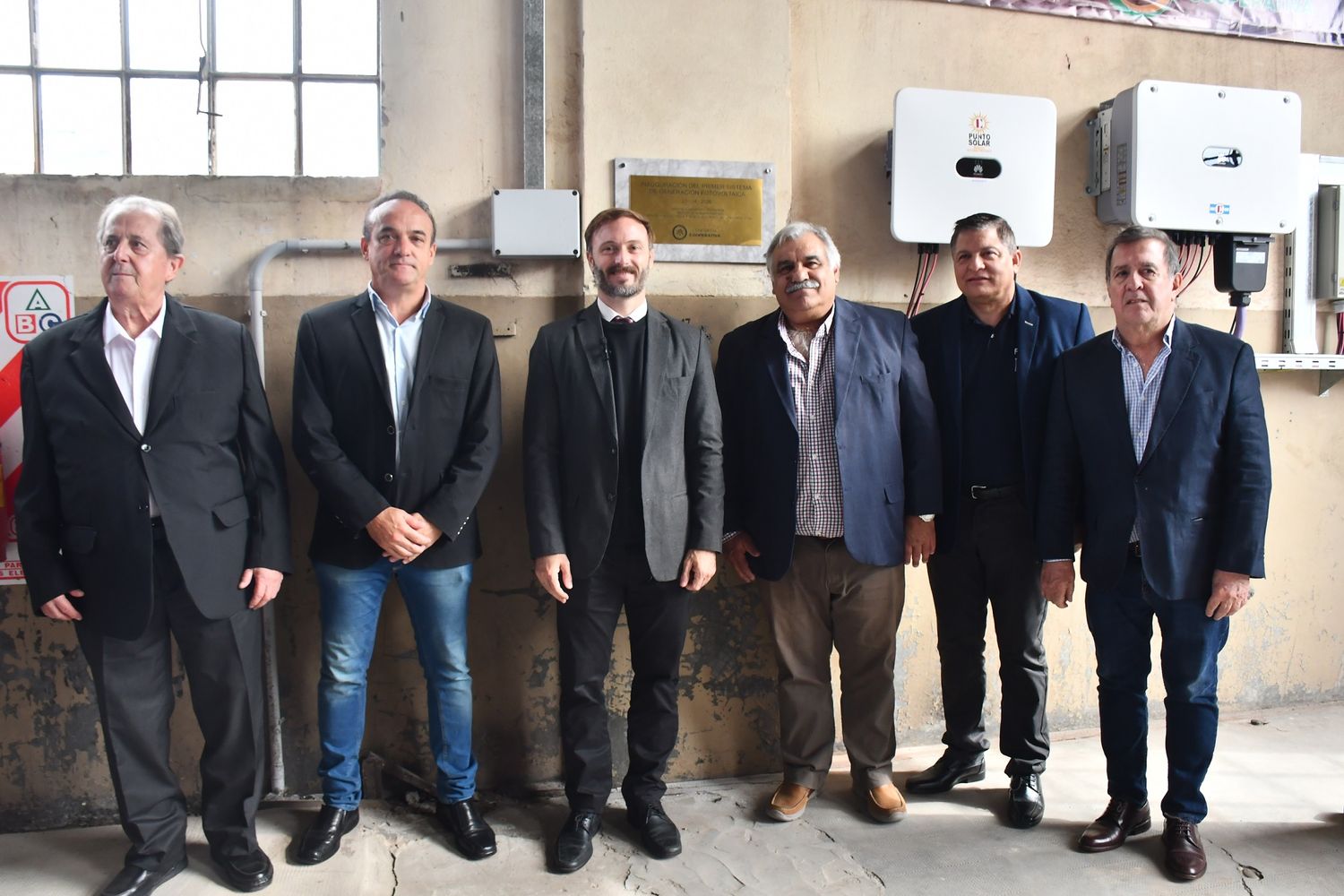 Azcué participó de la inauguración del sistema de generación solar de la Cooperativa Eléctrica de Concordia.