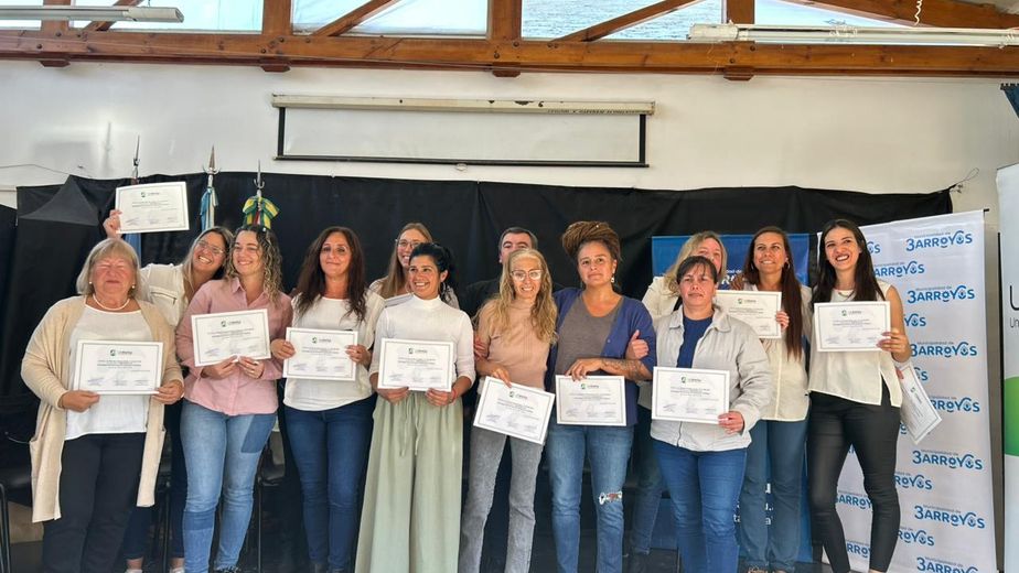 CRESTA: Acto de Colación y Entrega de Diplomas para estudiantes de las diplomaturas de Claromecó y Orense