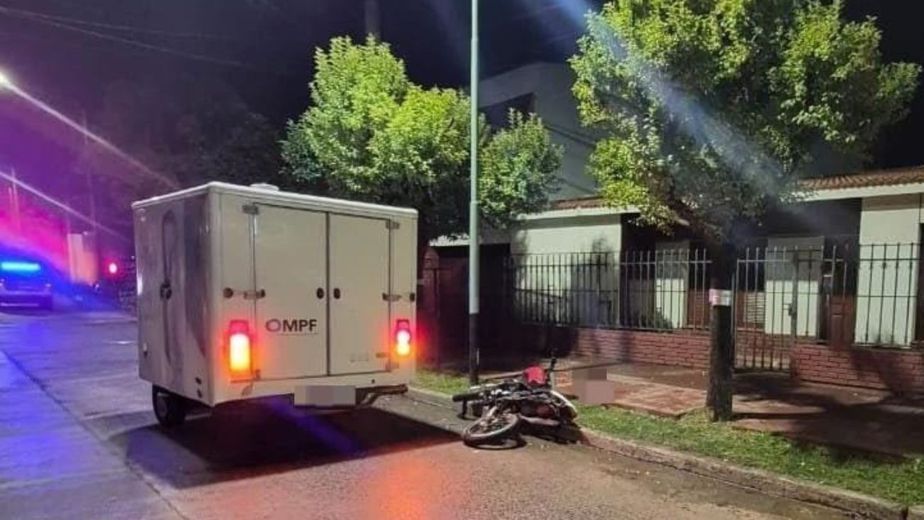 Córdoba: un motociclista murió al perder el control y chocar contra un árbol