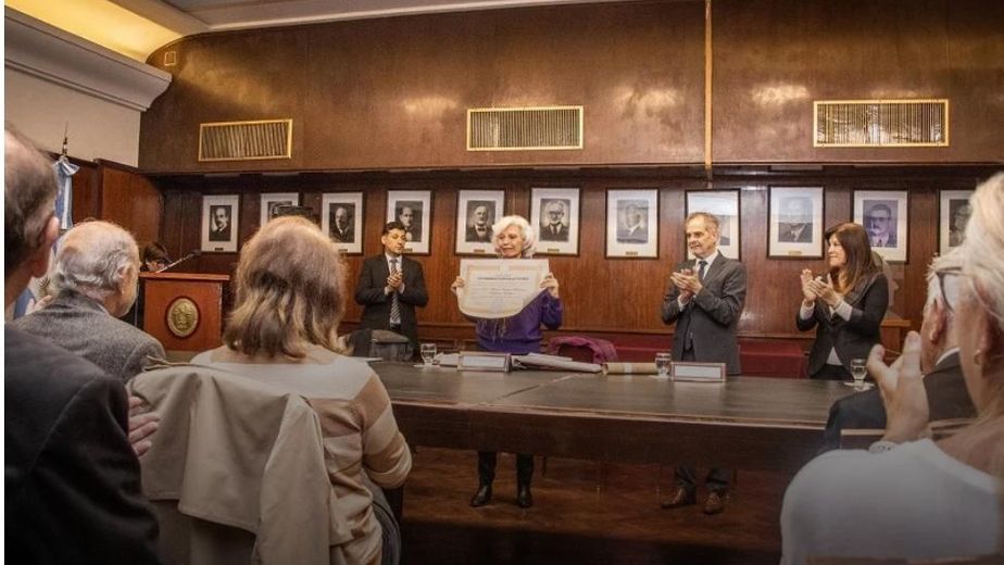 Pagani entregó el titulo de profesora emérita a la doctora Liliana Raquel Missana