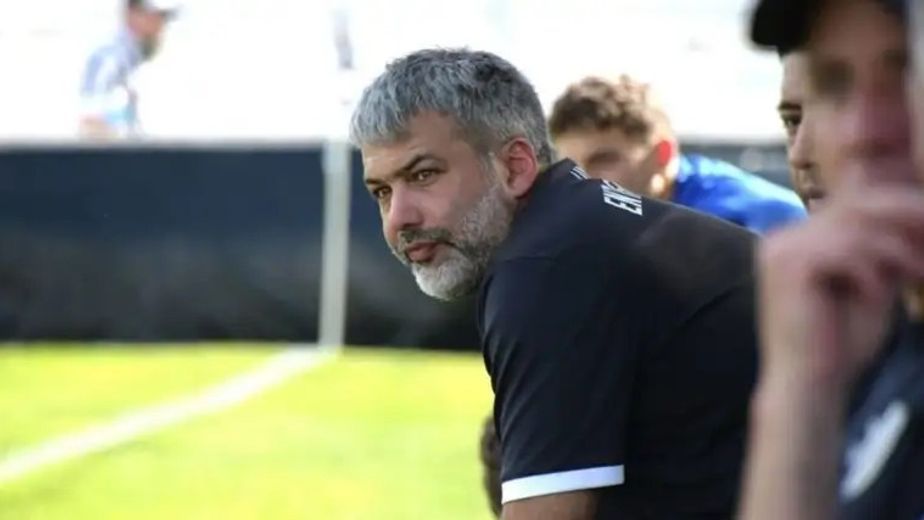 Grooming: postergaron la indagatoria al ex DT de Liniers