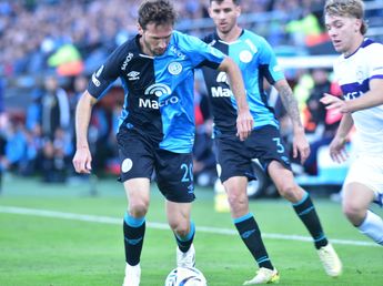 Belgrano perdió ante Gimnasia de La Plata con uno menos y aún no aseguró su clasificación