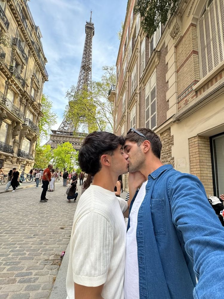 El influencer que presentó a su novio
