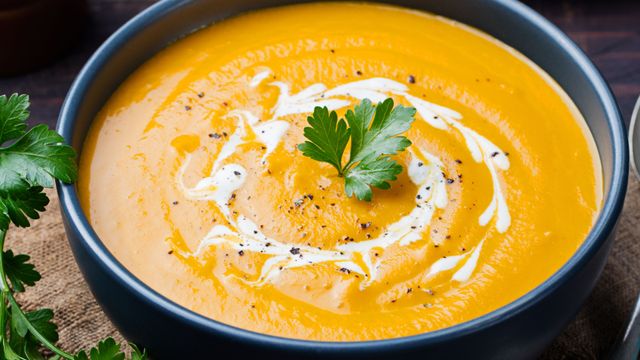 Sopa de calabaza versión keto: receta fácil, saludable y rápida, ideal para combatir el frío