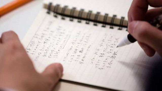 El detalle al escribir que podría revelar rasgos de tu personalidad