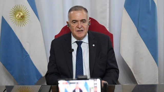 El gobernador permanece en observación en el Hospital Italiano de Buenos Aires.