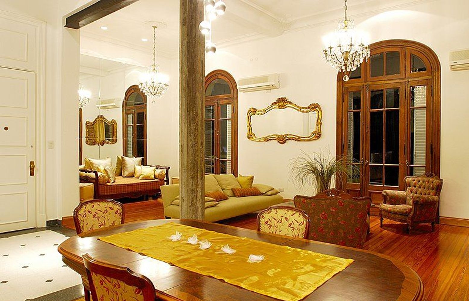 El lujoso departamento de Andrés Calamaro en Recoleta