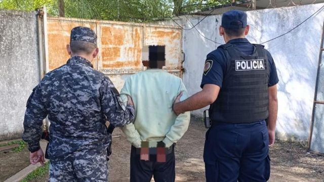Detuvieron a un ladrón que defecaba en los locales.