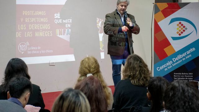 El presidente del Concejo, Gastón Millón, encabezó la apertura de la jornada inaugural de la capacitación “Promotores Socio-Comunitarios para el buen trato en infancias y adolescencias”.