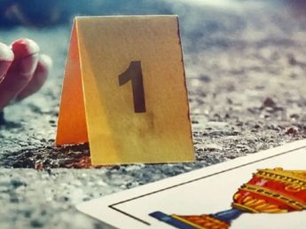 El "juego" mortal que desangró a España: Netflix revivió la historia real del asesino que firmaba sus crímenes con cartas