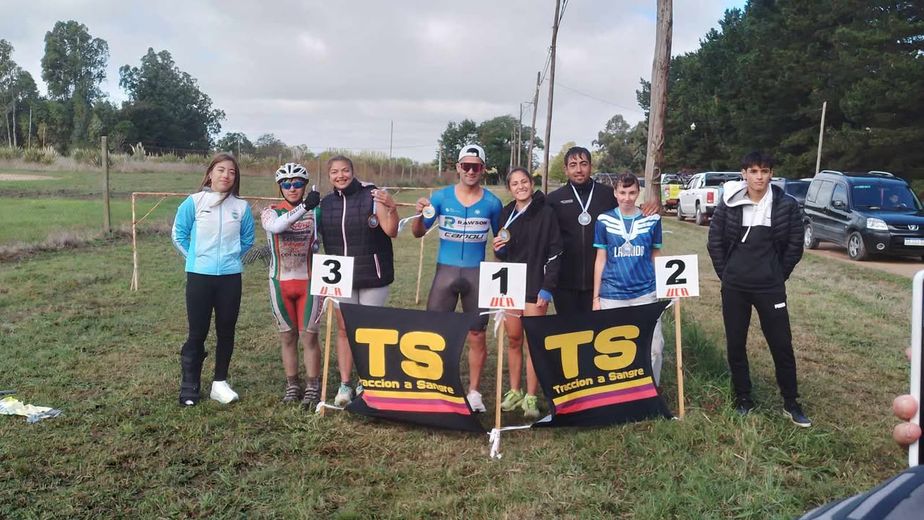 Buena performance de tresarroyenses en el Duatlón de Azul