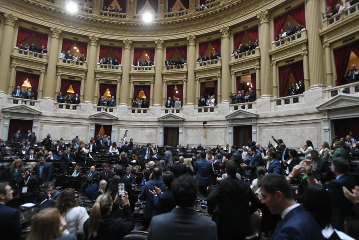 Manuel Adorni en su informe de gestión
