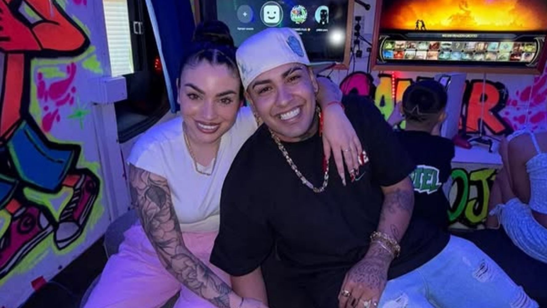 El cantante junto a su mujer.