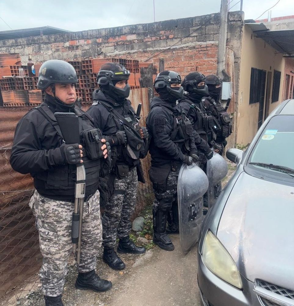 Personal policial de la Agencia Provincial de Delitos Complejos intervino en la ejecución de los allanamientos dispuestos por la Fiscalía Especializada en Ciberdelitos de Jujuy.