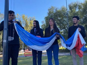 Cosquín dio un paso histórico con el primer izamiento de su bandera
