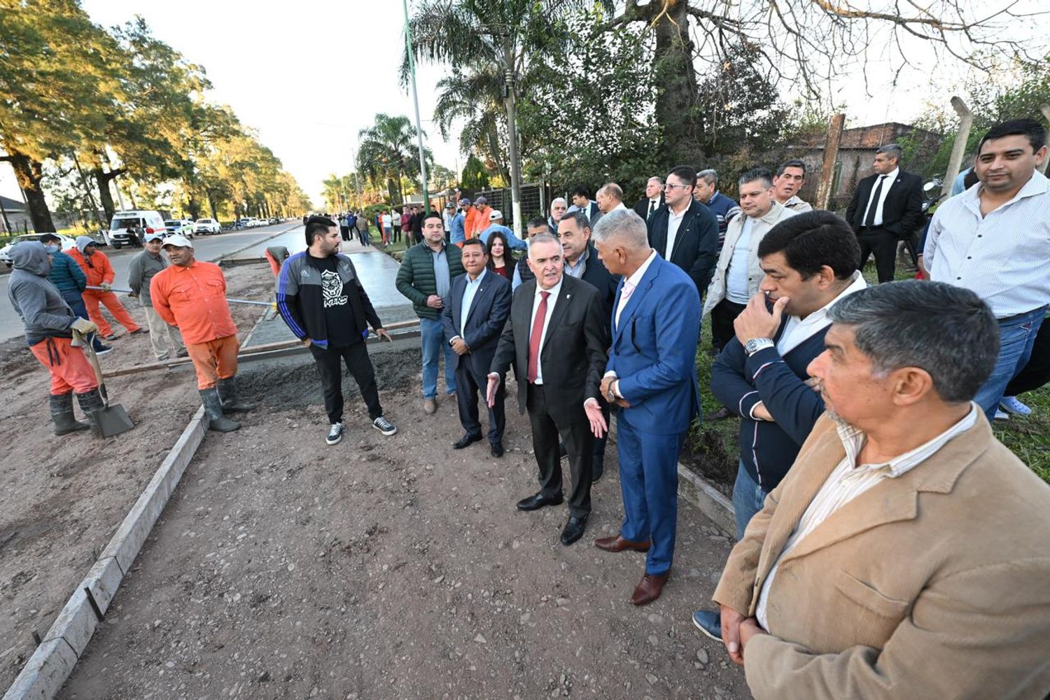 Durante la visita a La Florida y Luisiana, las autoridades también recorrieron obras de pavimento en el ingreso principal.