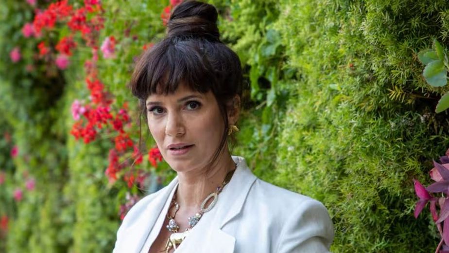 El estilo "Vicky" de Envidiosa: Griselda Siciliani marcó tendencia con la campera denim de la temporada