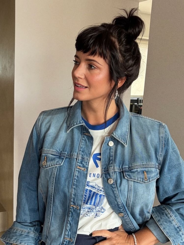 El estilo "Vicky" de Envidiosa: Griselda Siciliani marcó tendencia con la campera denim de la temporada