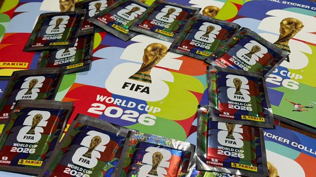 Llegó el álbum del Mundial 2026 a Posadas y crece el furor por las figuritas de Lionel Messi.