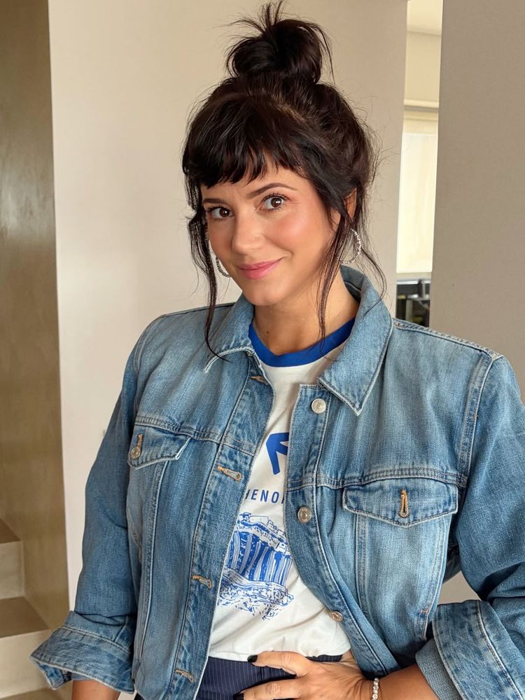El estilo "Vicky" de Envidiosa: Griselda Siciliani marcó tendencia con la campera denim de la temporada