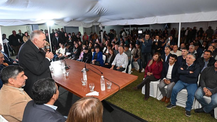 El convenio entre el Ministerio del Interior y la UTN-FRT permitirá dictar carreras técnicas en localidades del interior provincial.