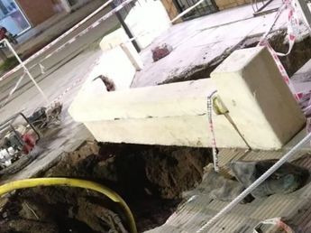 Se la comió un socavón en Córdoba cuando volvía de trabajar: "Me arruinó"
