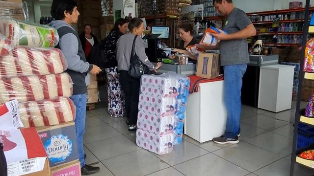 Crecen las compras de argentinos en Brasil: aumentó 30% el cruce en la frontera con Bernardo de Irigoyen.