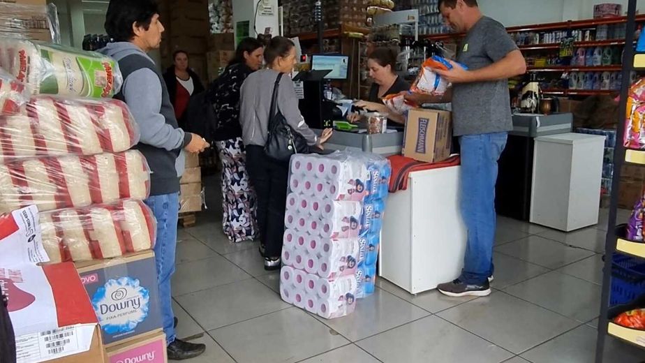 Crecen las compras de argentinos en Brasil: aumentó 30% el cruce en la frontera con Bernardo de Irigoyen