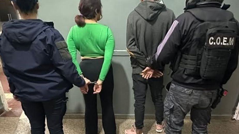 Aprehendieron a una mujer, arrestaron a un hombre y recuperaron elementos sustraídos