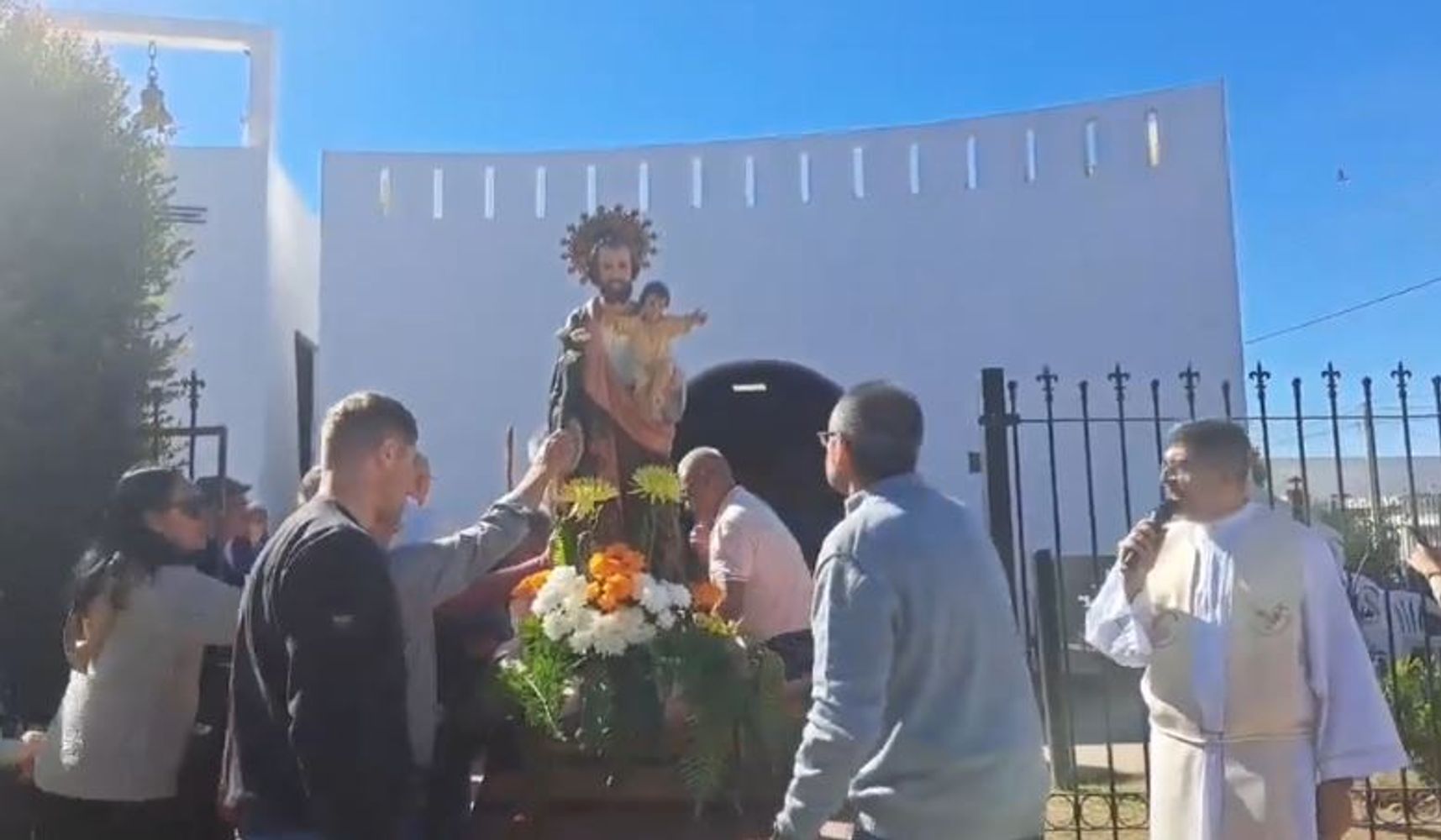 Se realizó la Misa y Procesión en honor a San José en Arroyito en el Día del Trabajo