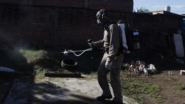 Los equipos de salud trabajan en territorio con acciones de control y prevención en distintos puntos de la provincia.