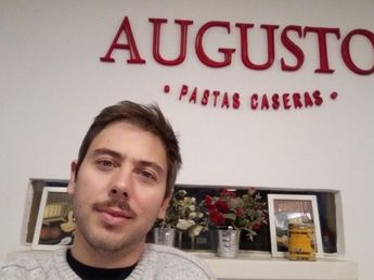 De vender ñoquis en cajas de zapatos a tener una fábrica de 15 años en Córdoba: el origen de Augusto Pastas