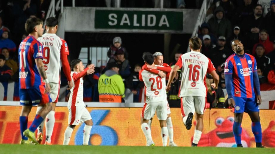 Independiente le ganó de visitante a San Lorenzo y ambos clasificaron a octavos de final del Apertura