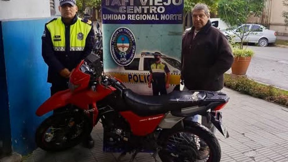 Rastrillaje policial permitió recuperar una moto en Tafí Viejo
