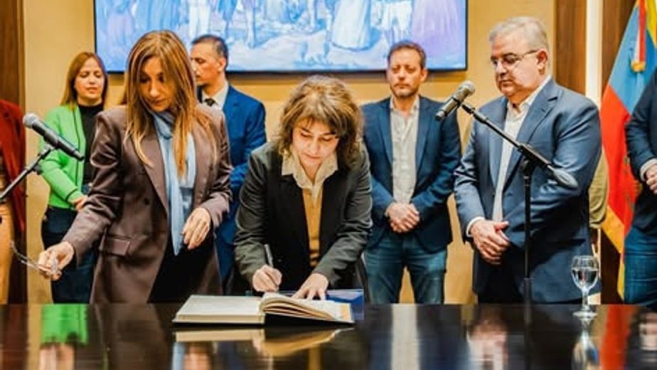 Verónica Soria asumió en Educación y Trabajo y Luis Castro en Desarrollo Productivo