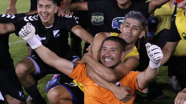 "Calidad" Rodríguez, héroe del ascenso de Racing de Nueva Italia, y el deseo de volver para el retiro.