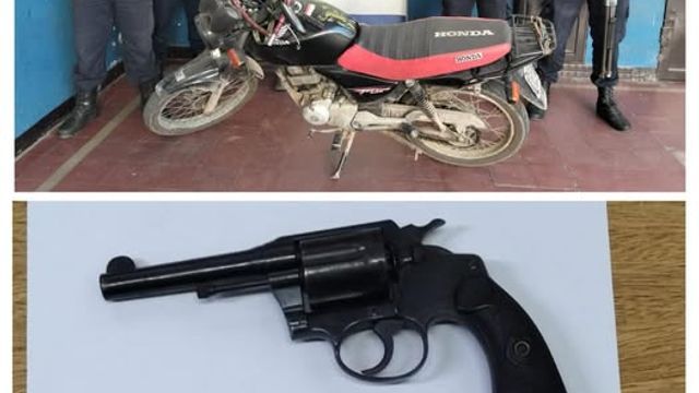Durante la requisa, los efectivos hallaron un revólver calibre .38 cargado.